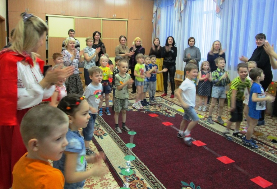 В детском саду Красноярска сравнили фото детей и их родителей - 17 апреля - НГСру